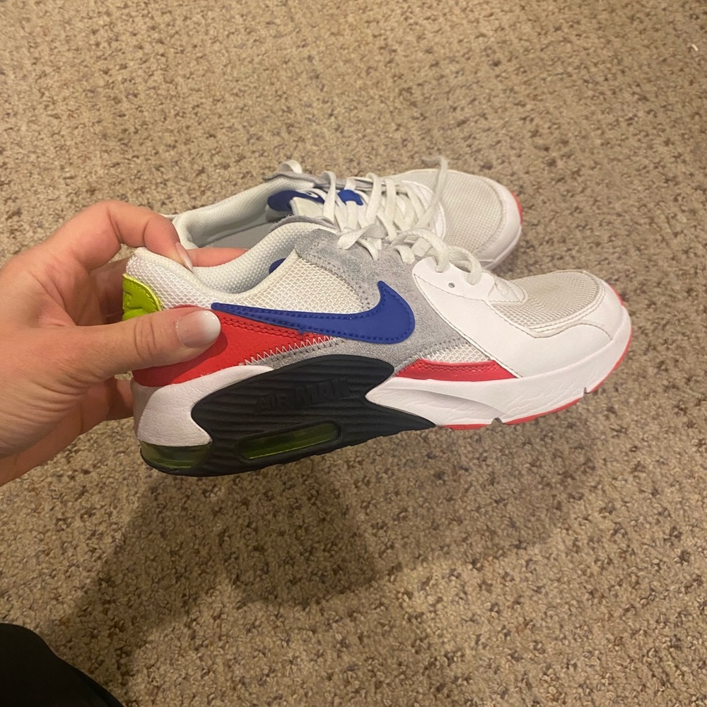 Nike tennis shoes